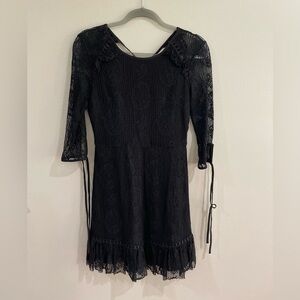 Moon River Black lace Dress Size Small used in a very good condition